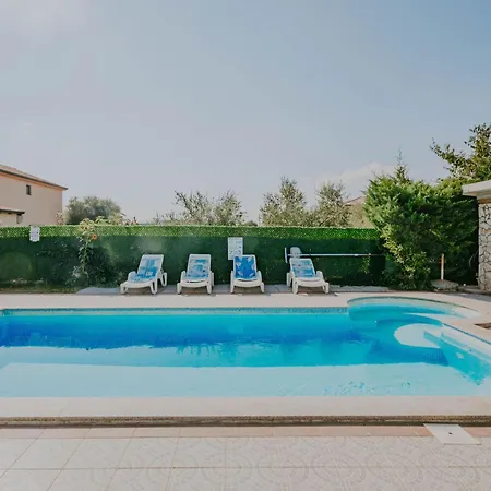 Vakantiehuis Zweistoeckiges Dany By Interhome *