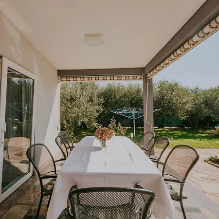 Vakantiehuis Zweistoeckiges Dany By Interhome *