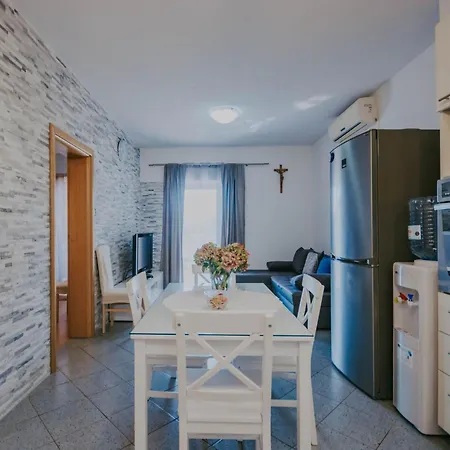 Zweistoeckiges Dany By Interhome Vakantiehuis