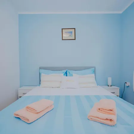 Zweistoeckiges Dany By Interhome Kaštel
