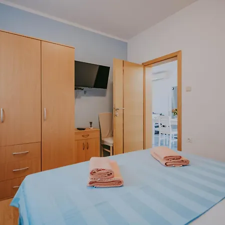 Zweistoeckiges Dany By Interhome Kaštel