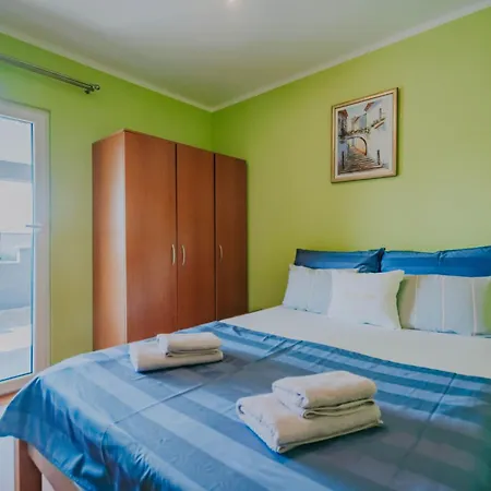 Zweistoeckiges Dany By Interhome Kaštel